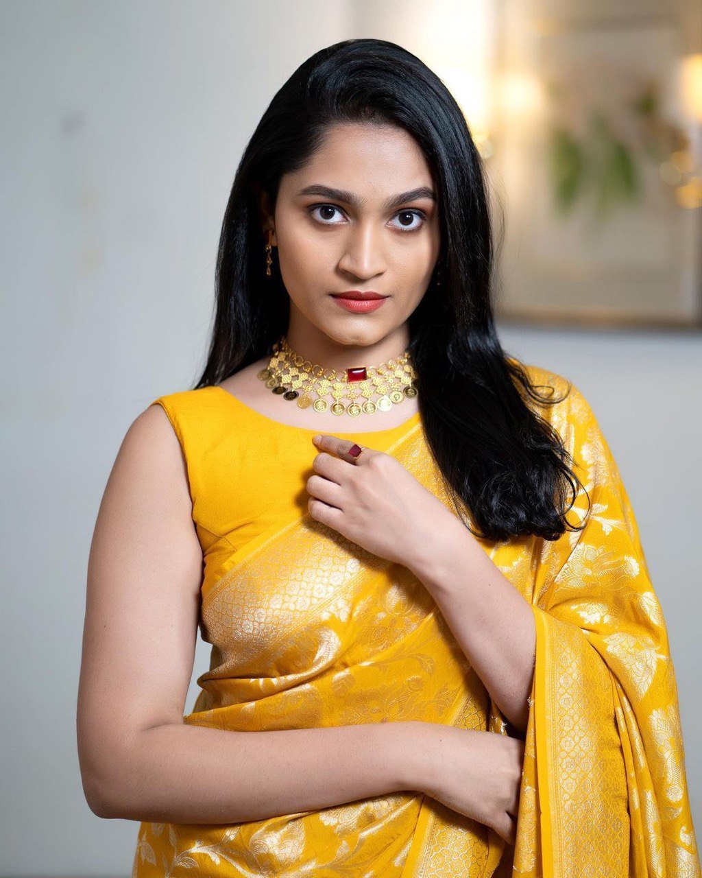 Fluari Golden Yellow Silk Saree for Women – Elegant Banarasi Floral Design