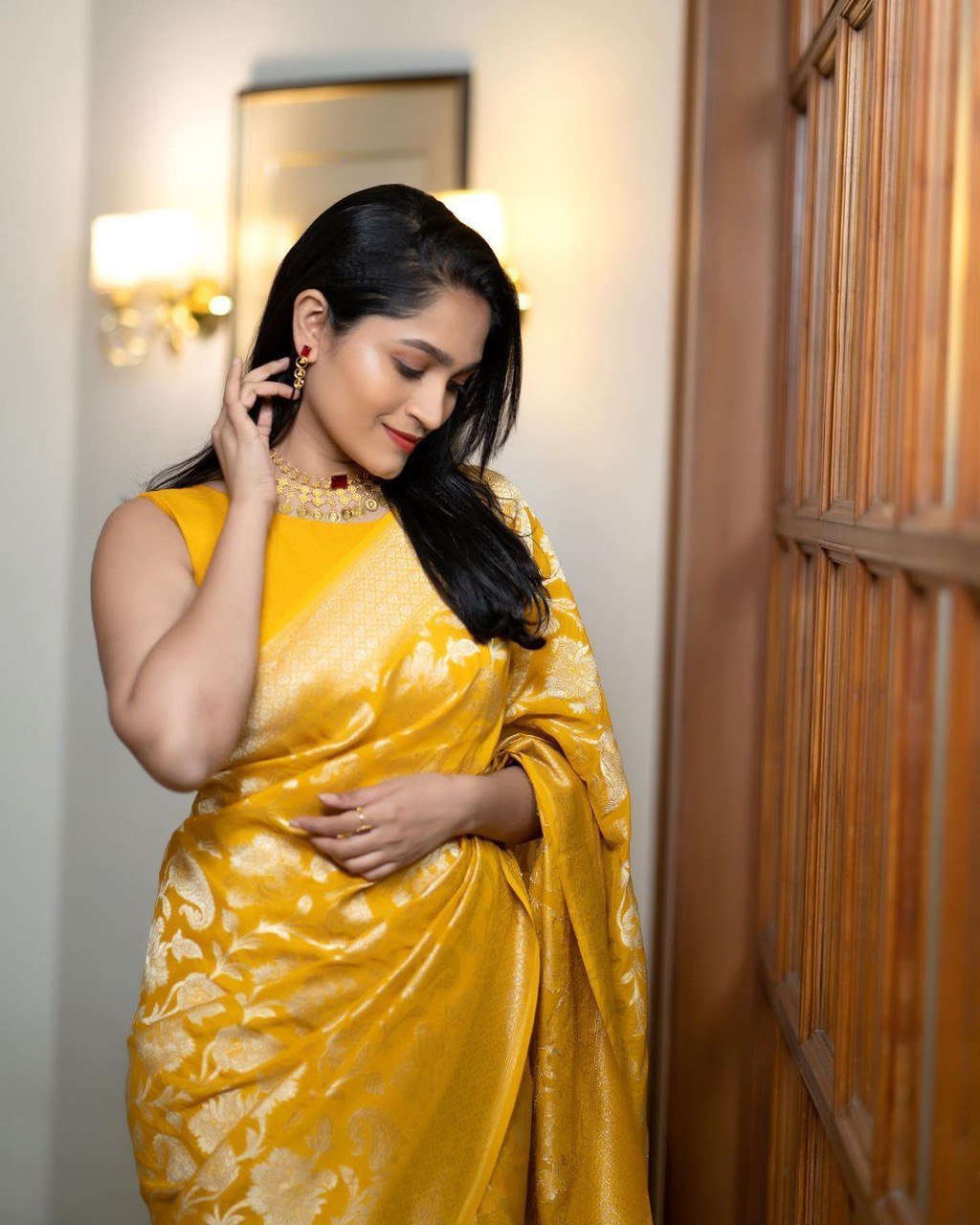 Fluari Golden Yellow Silk Saree for Women – Elegant Banarasi Floral Design