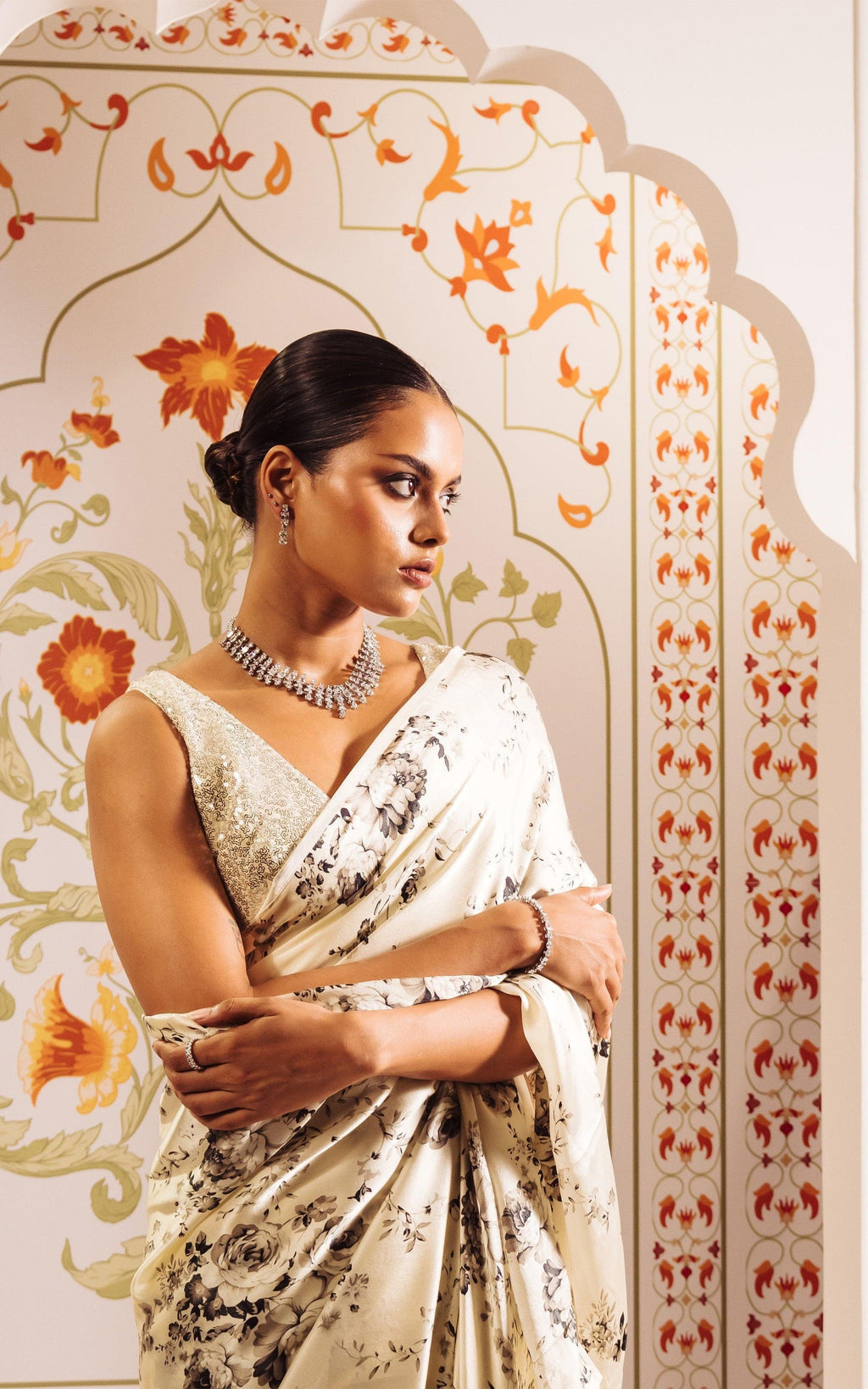 Fulari Elegant Floral Print Satin Saree – Ivory & Black with Matching Blouse Piece