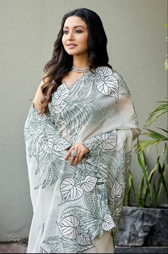 Fulari Baby Blue Linen Saree with Leaf Print