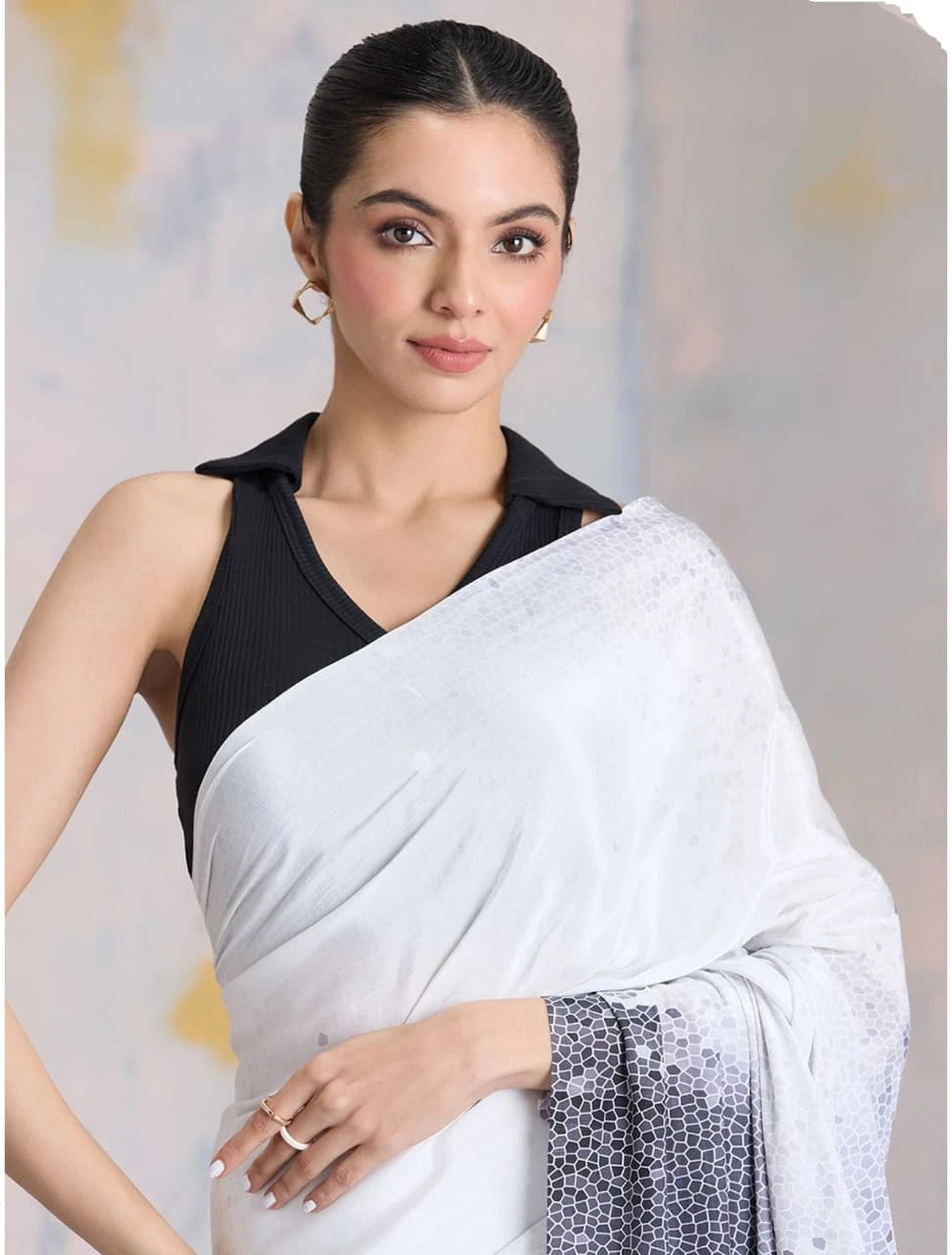 women stylish saree by fulari