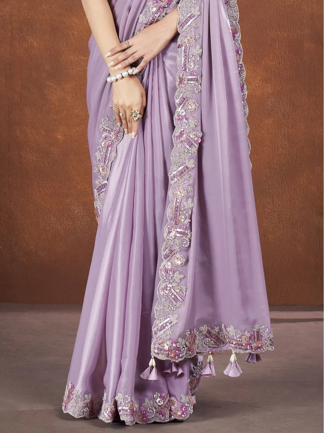 Lavender saree with intricate embroidery by Fulari