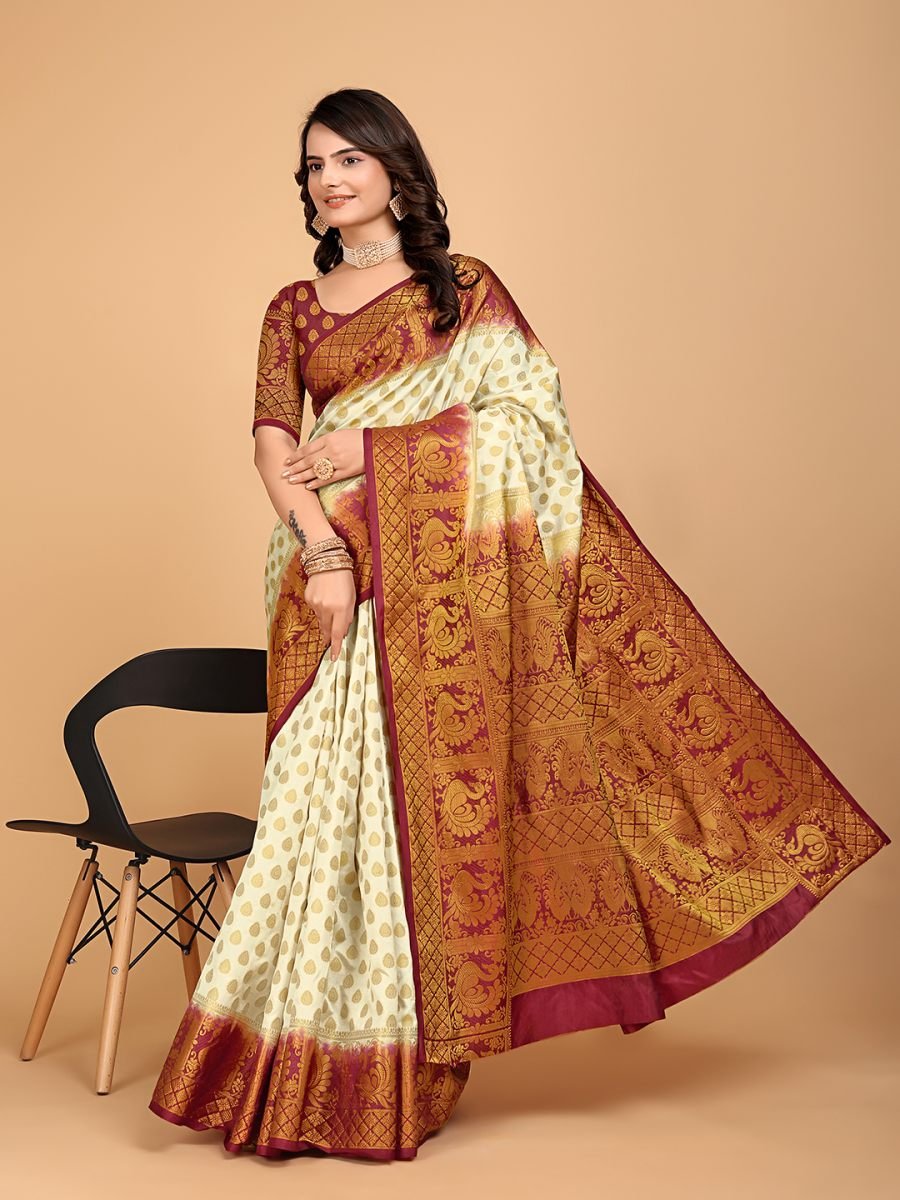 Fulari Woman wearing a traditional saree